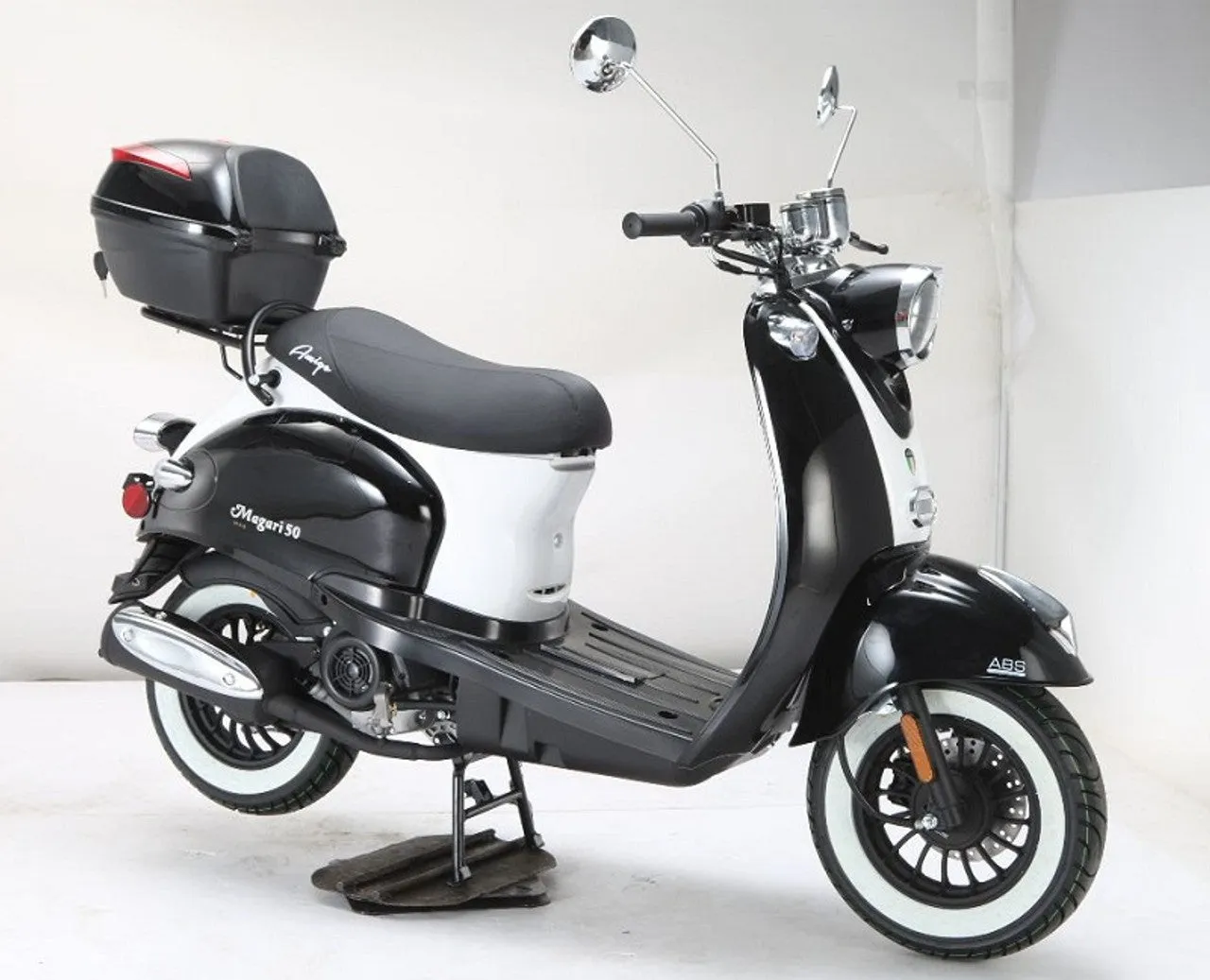 Amigo Magari-50 A semi-Assembled, 49 CC Moped, Automatic Trans, Electric Start. CA Legal