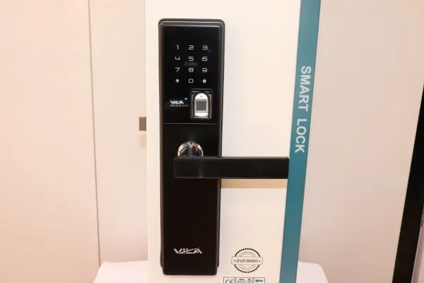 Vila Smart Lock Lock,Display screen,Keypad Digital,Biometric Fingerprint,IC Card,Mechanical key Unlock for Apartment Hotel Home Use. COLOR: (BLACK)