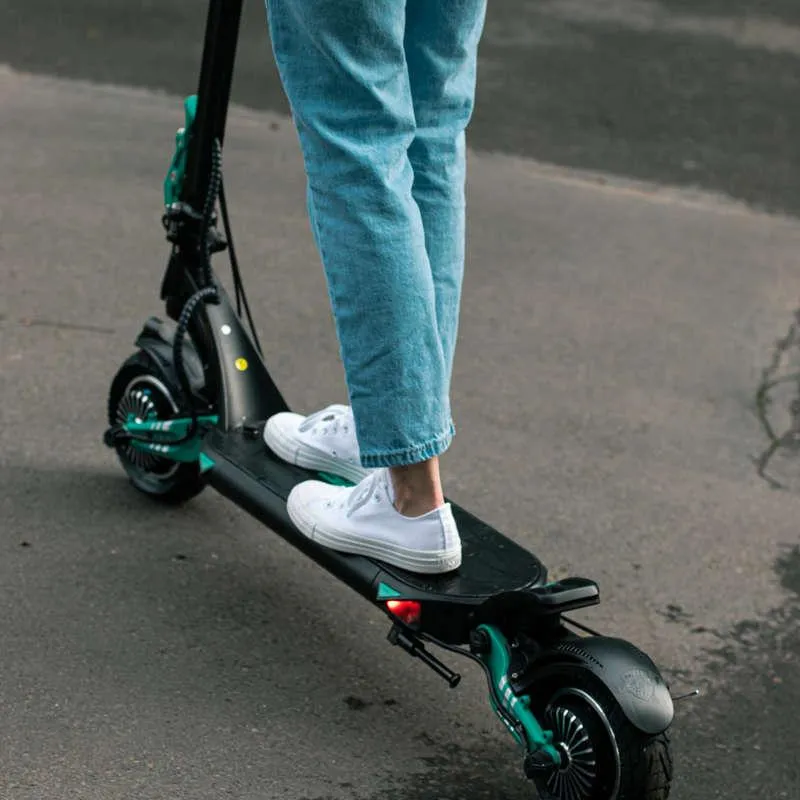 VSETT 9  Electric Scooter Dual 650 W motors up to 40-53 KM Dual Motor 6 Months Free Service