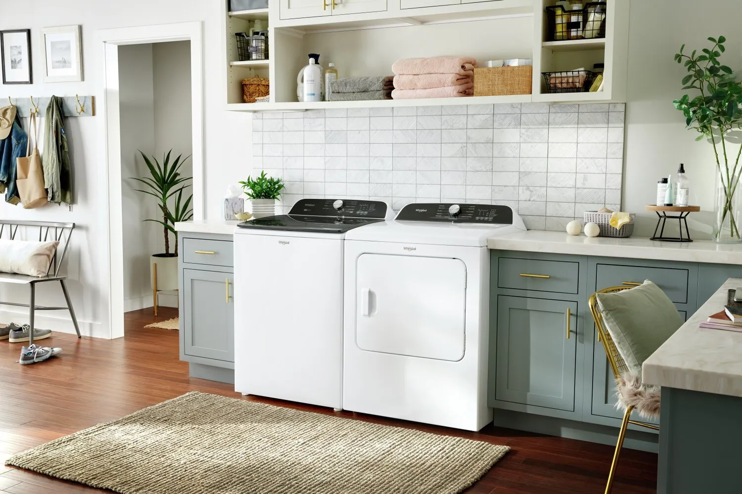 Whirlpool 6.1 Cu. Ft. Top-Load Washer with Removable Agitator and 7 Cu. Ft. Gas Dryer - WTW6157W/WGD6150W